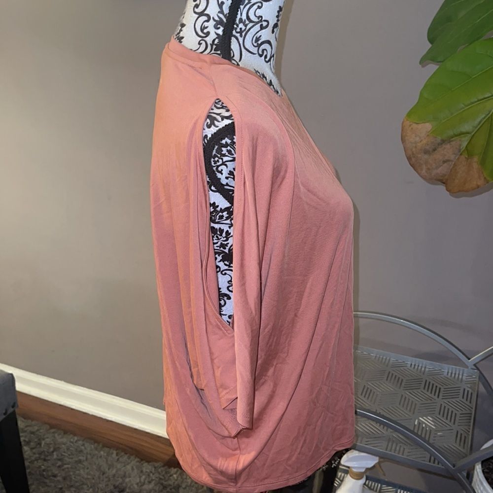 Express NWT open sleeve top - Picture 2 of 4